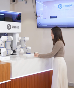越疆,越疆科技,越疆機器人,越疆官網,dobot,協作機器人,越疆協作機器人,協作機械臂,協作機械手,自動化機械臂,協作機器人品牌,協作機器人制造商,協作機器人研發,具身智能機器人,協作機器人PCB插件,異形插件,高精度,工作空間靈活,插件效率,良品率,自適應技術,多樣化的插件作業需求,空間利用率,運營成本-新零售